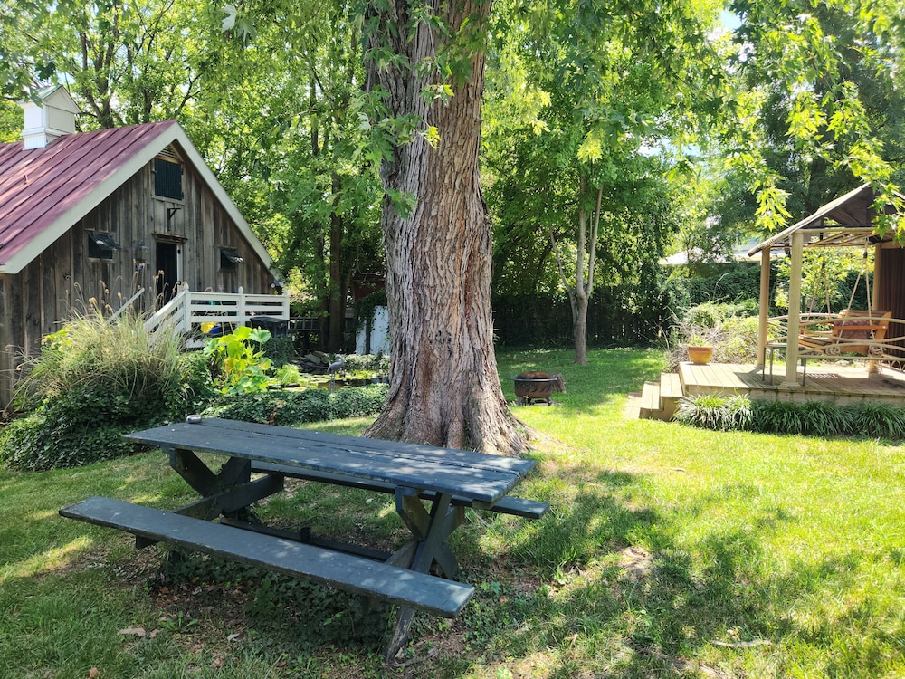 Lily Garden Bed and Breakfast 18/28