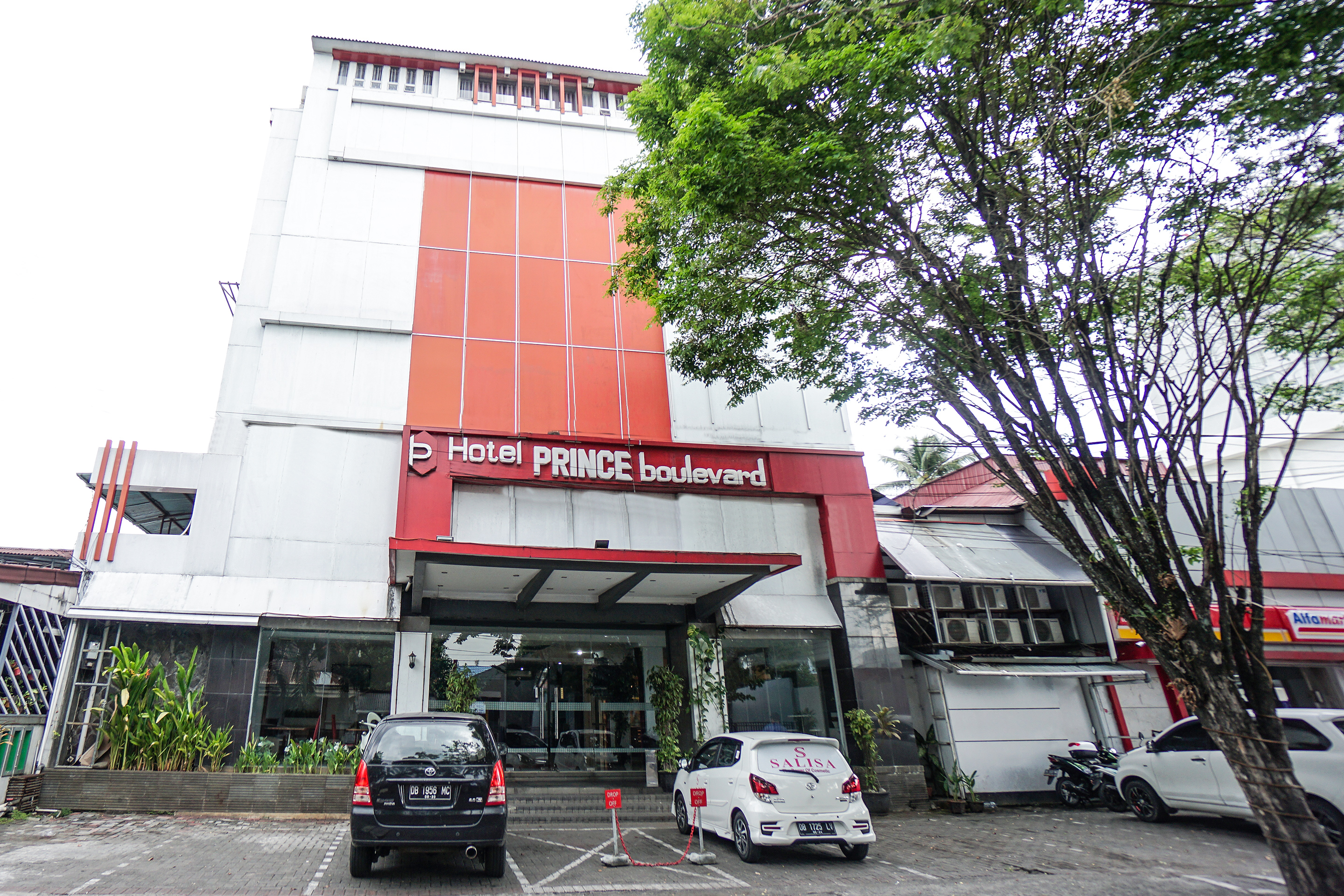 Prince Boulevard Hotel 4/42
