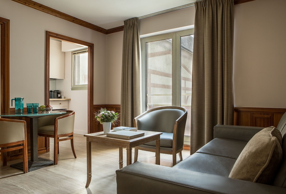 Royal Garden Champs Elysees 54/83