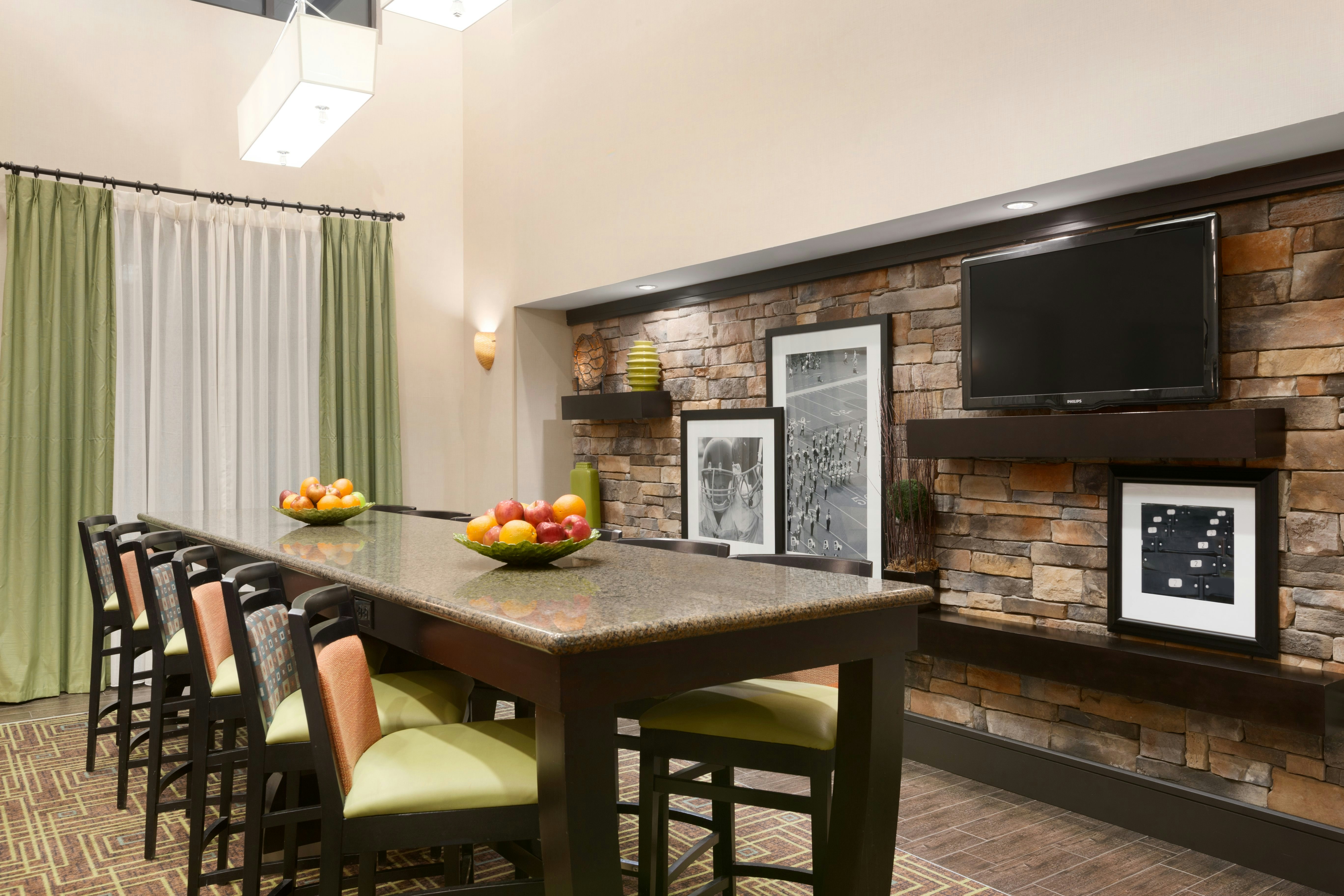 Hampton Inn Suites Birmingham 280 East Eagle Point 39/62