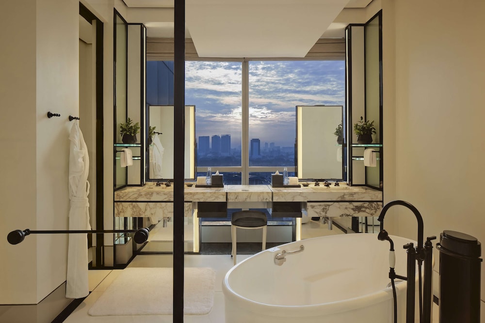 Keraton At the Plaza A Luxury Collection Hotel 44/52