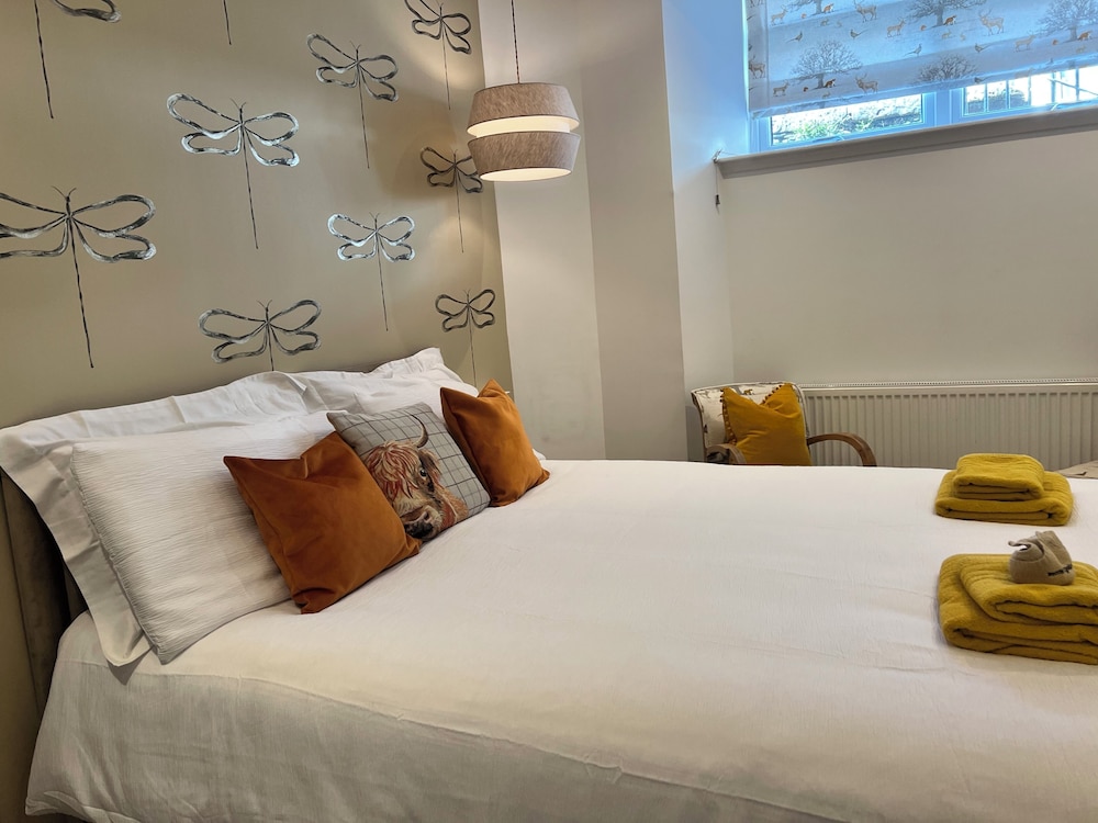 Crieff Armoury Luxury Self Catering Apartment 16/36