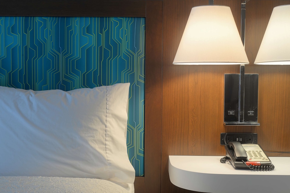 Hampton Inn Suites Atl Six Flags 28/61