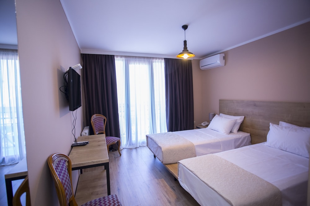 Hotel N16 9/48