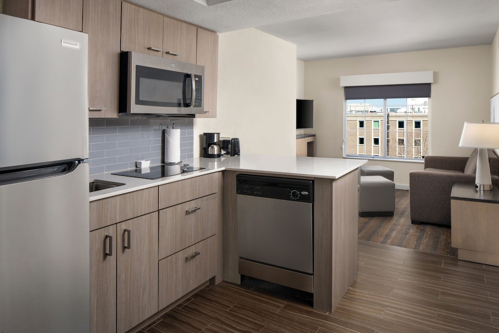 HYATT house Boston/Waltham 66/66