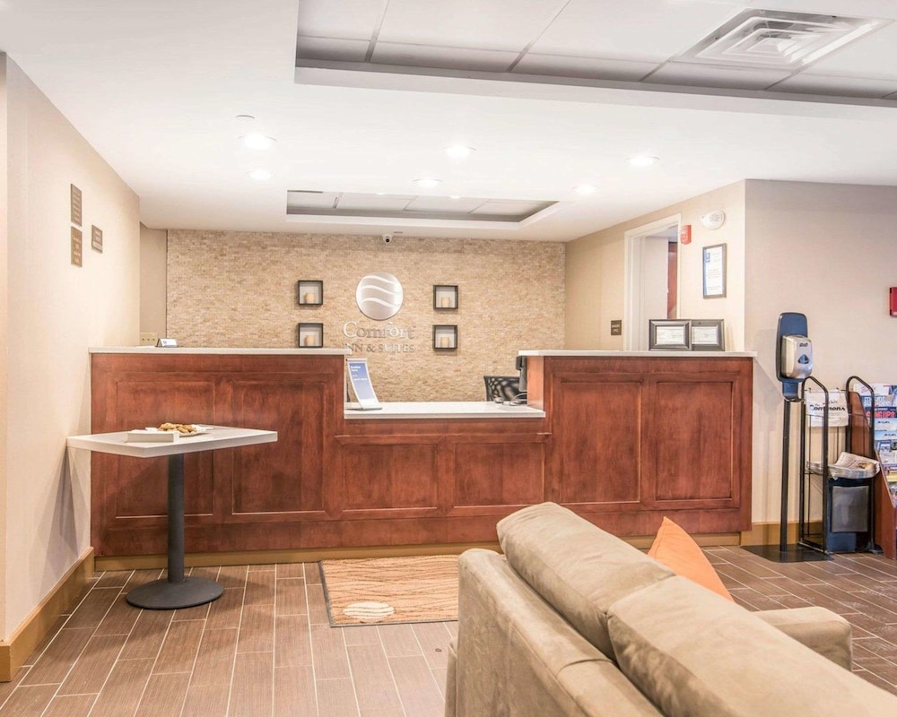 Comfort Inn & Suites Brattleboro I-91 3/47