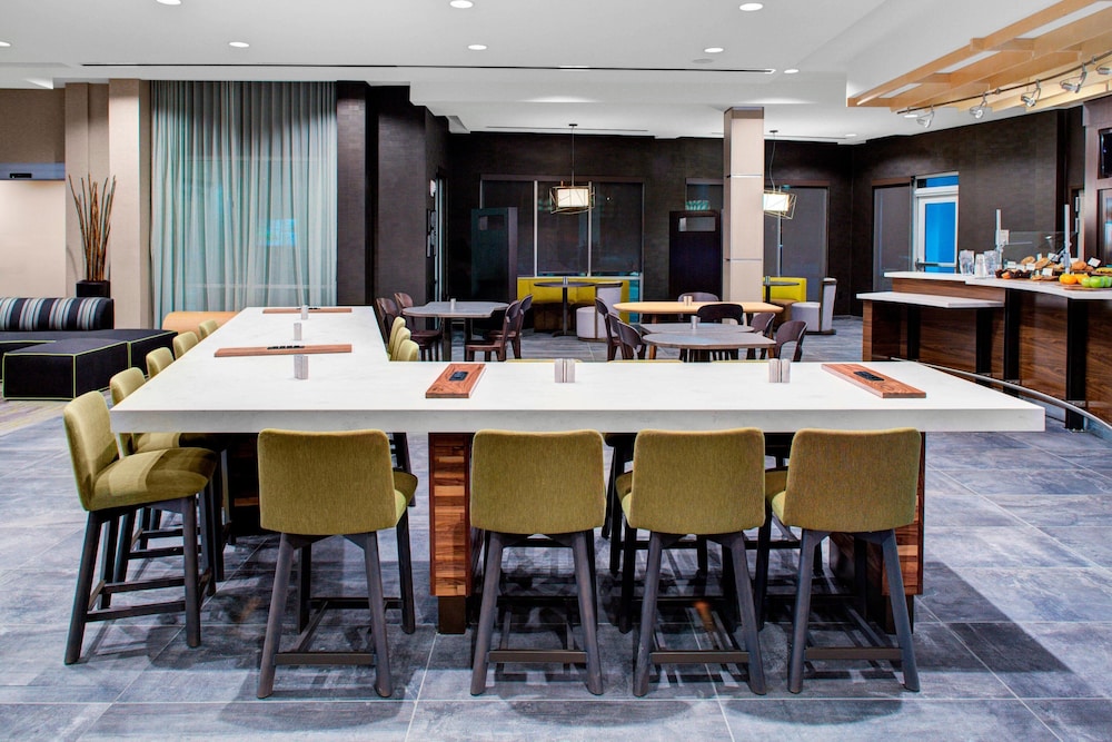 Courtyard By Marriott Atlanta Kennesaw 33/35