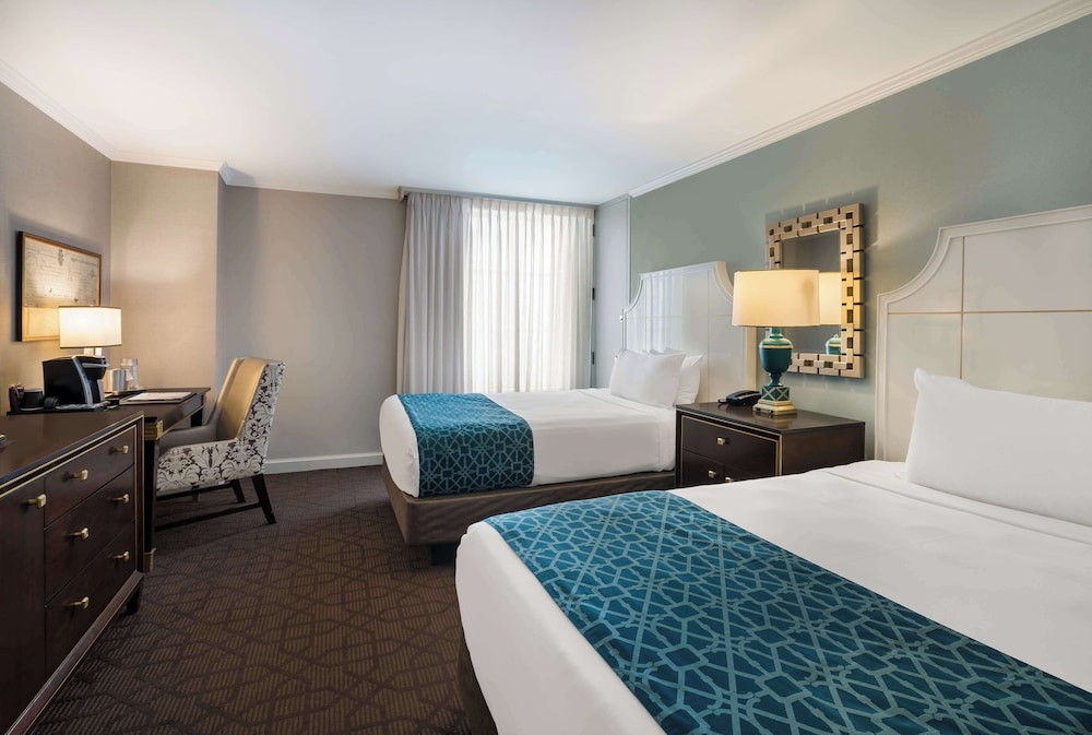 Junior Suite, 2 Queen Beds
