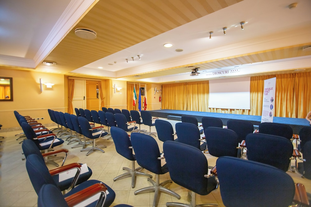Dioscuri Bay Palace Hotel 64/75