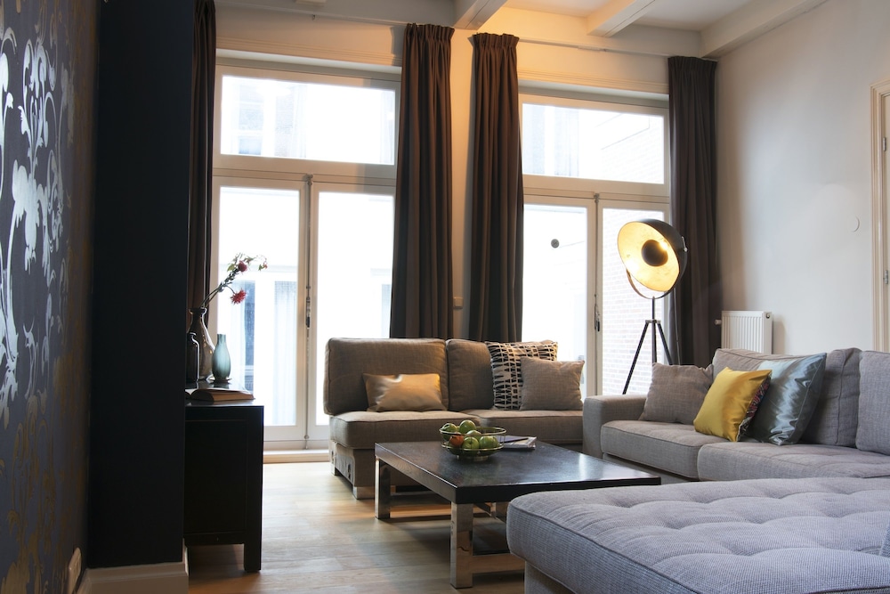 Grand Canal Boutique Hotel 42/58