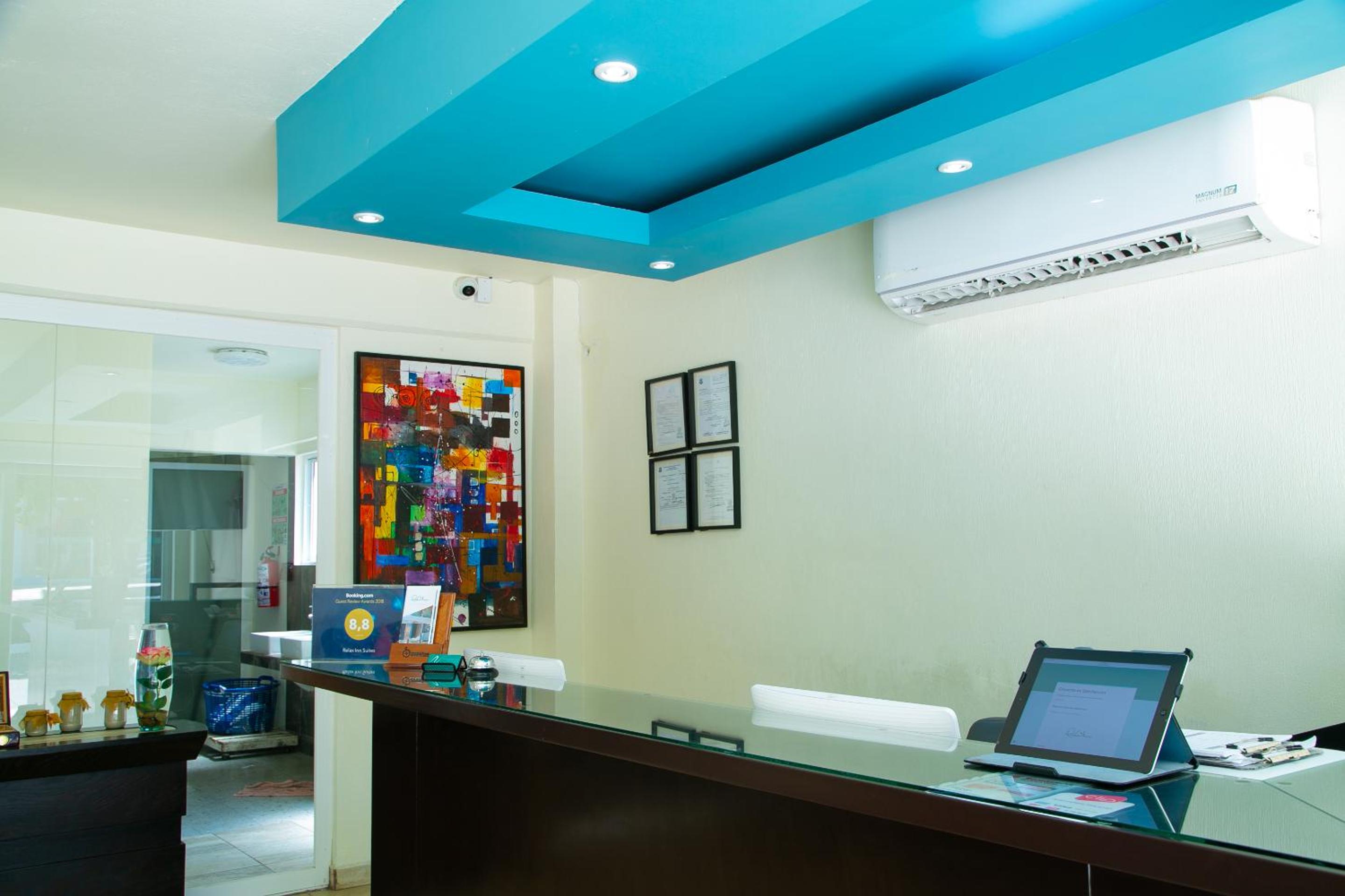 Relax Inn Suites 6/50