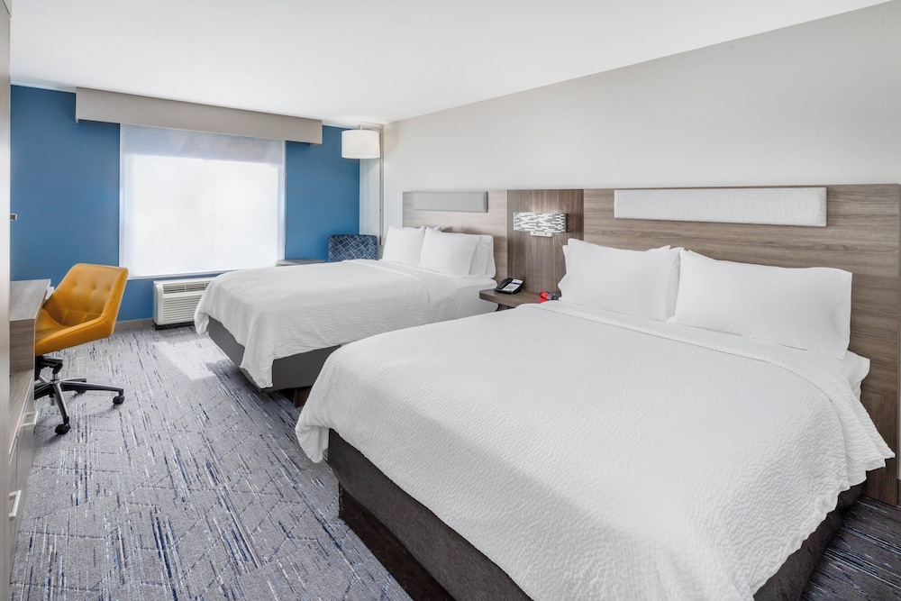 غرفة قياسية بسريرين كوين، Holiday Inn Express Suites Colorado Springs First Main 3/8