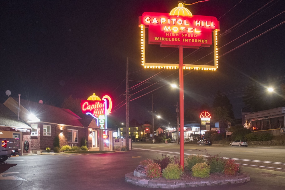 Capitol Hill Motel 3/65