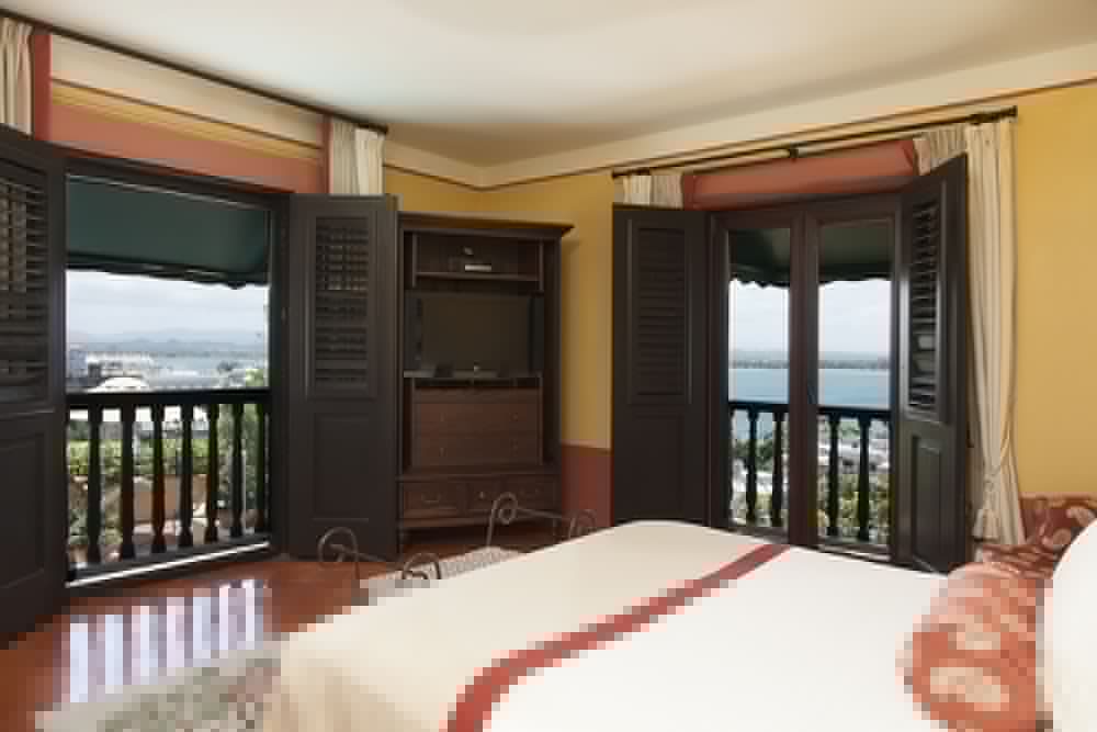 El Convento Hotel 38/75