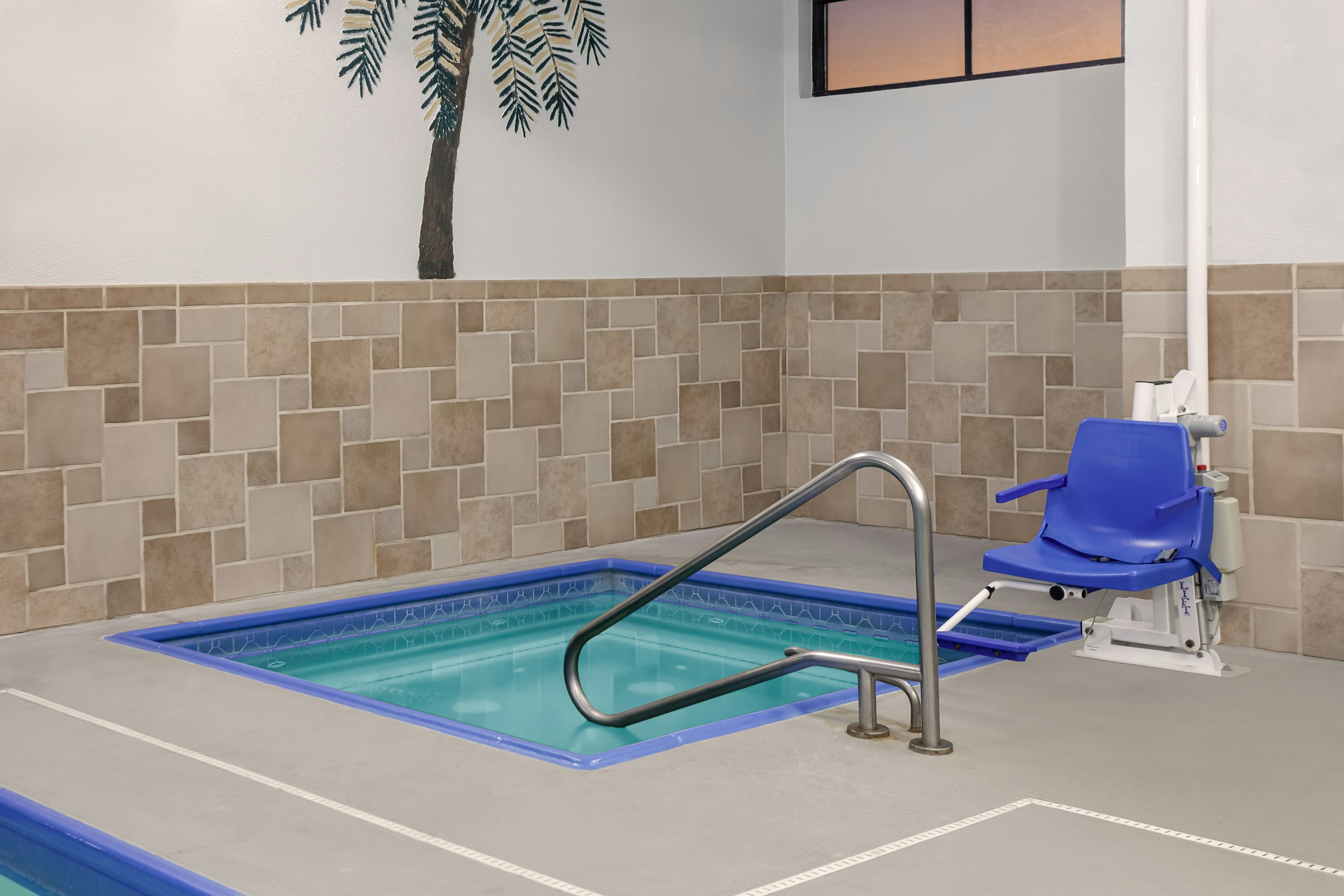 Holiday Inn Quincy, an IHG Hotel 38/75