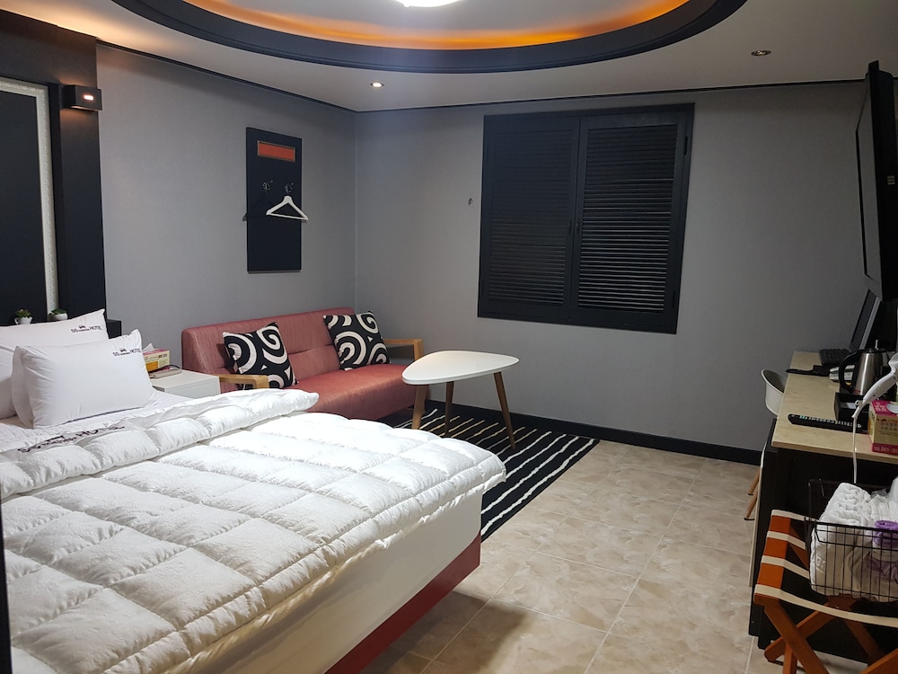 Business Hotel 12/27