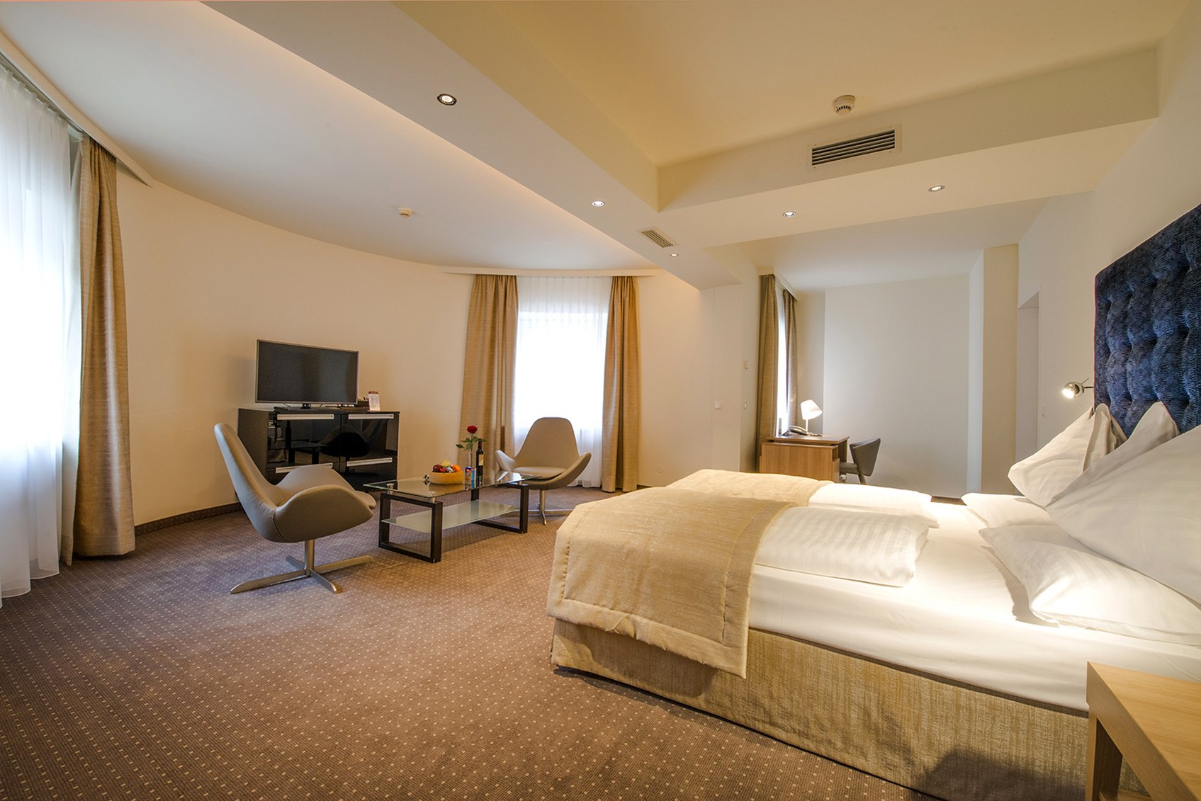 Hilight Suites Hotel 5/49