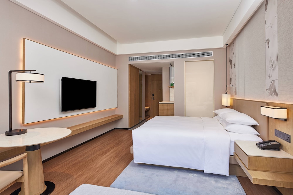 Courtyard By Marriott Jiuzhaigou 12/25
