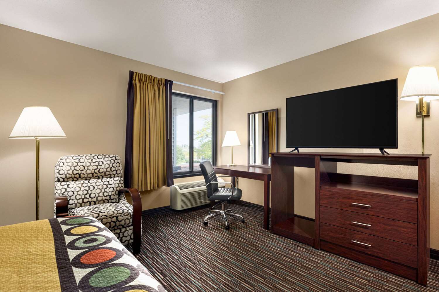 Super 8 By Wyndham Germantown/Milwaukee 39/41