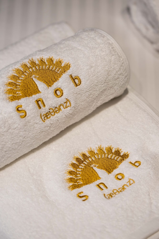 Snob Athens 17/38