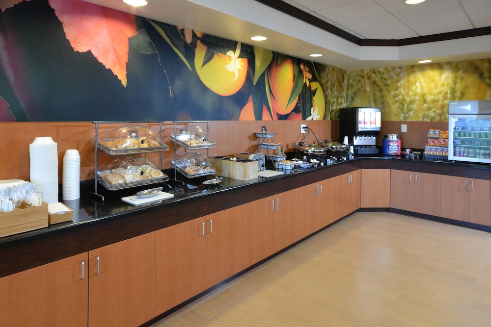 Fairfield Inn Suites Wytheville 28/36