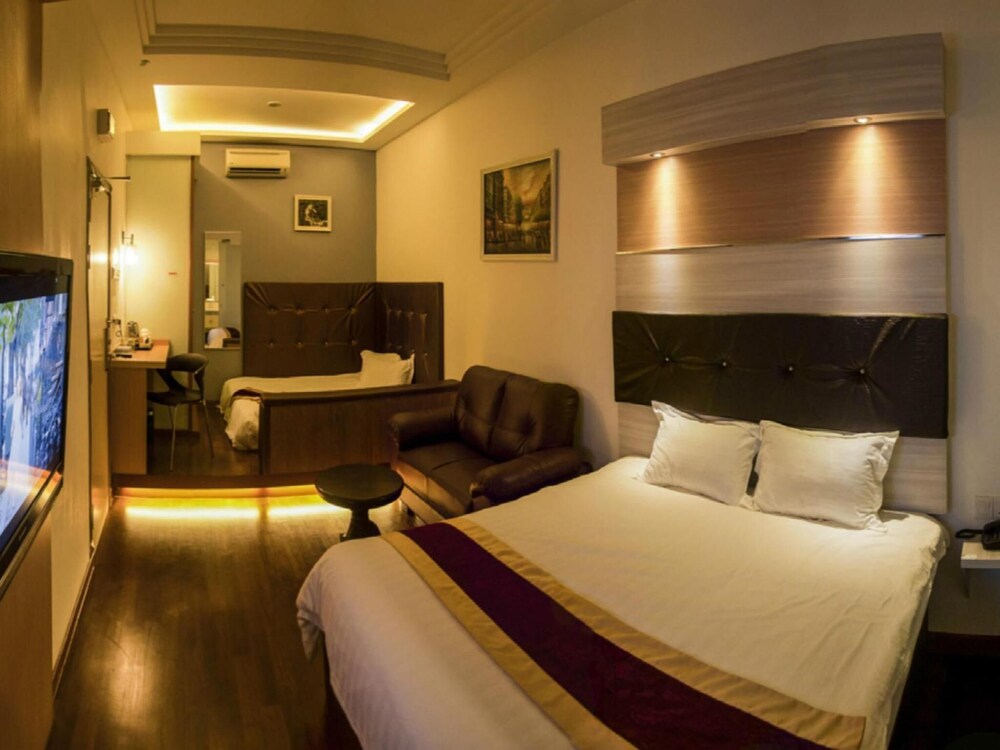 Avantgarde Hotel 7/20