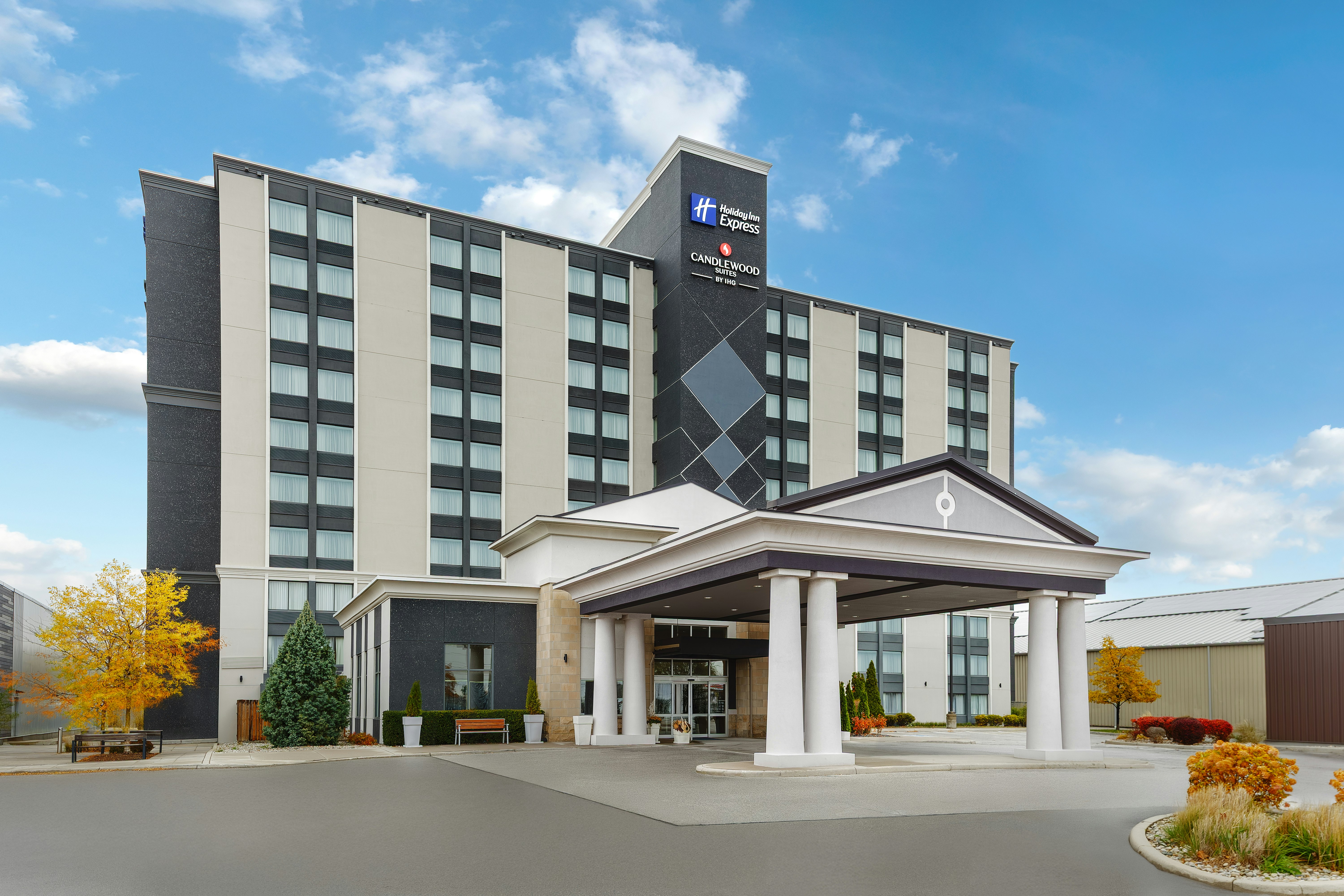 Holiday Inn Express Suites Chatham South 4/75