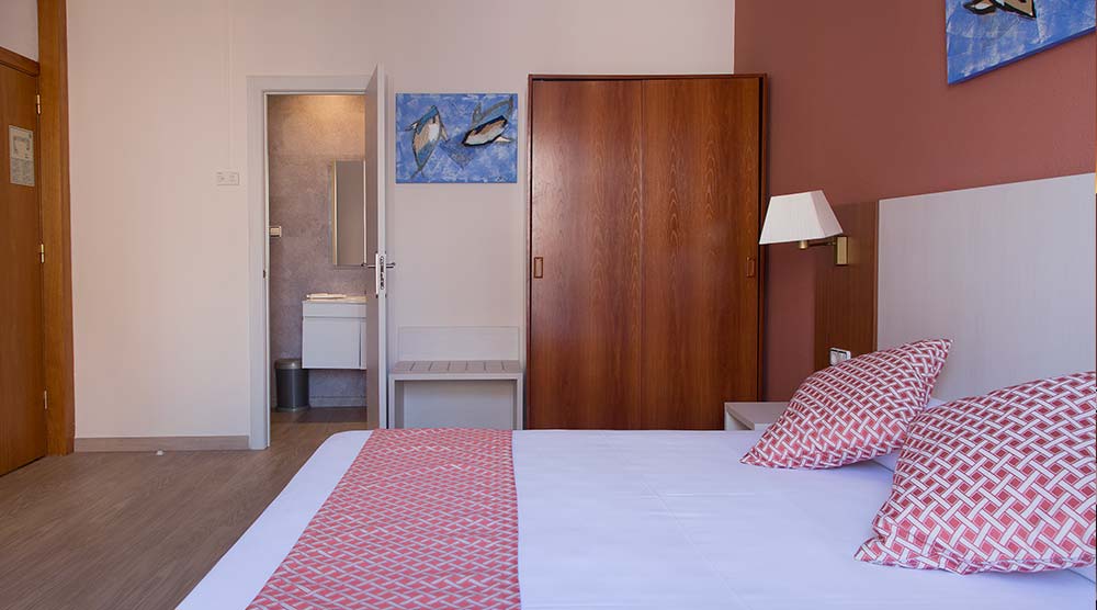غرفة بسرير مزدوج بشرفة، GHT Balmes Hotel, Aparthotel & Splash 8/10