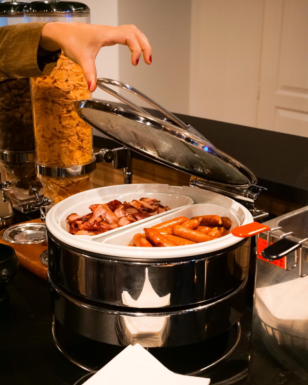 Motel 991 12/25