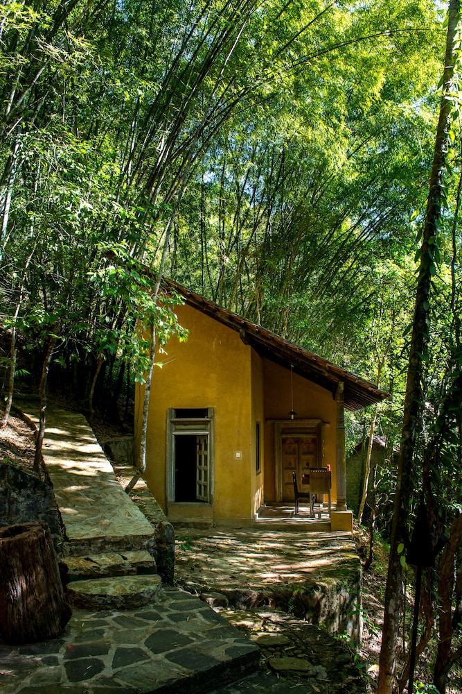 The Kandy Samadhi Centre 72/80
