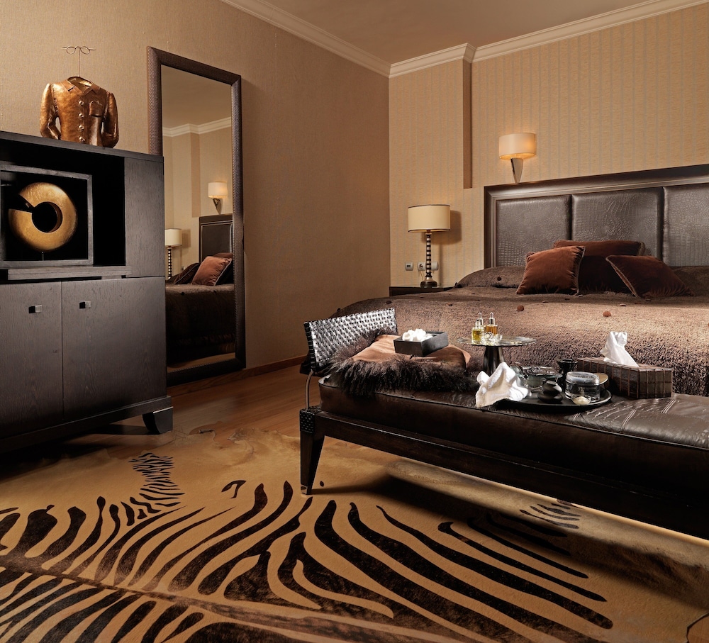 Divani Caravel Hotel 50/87