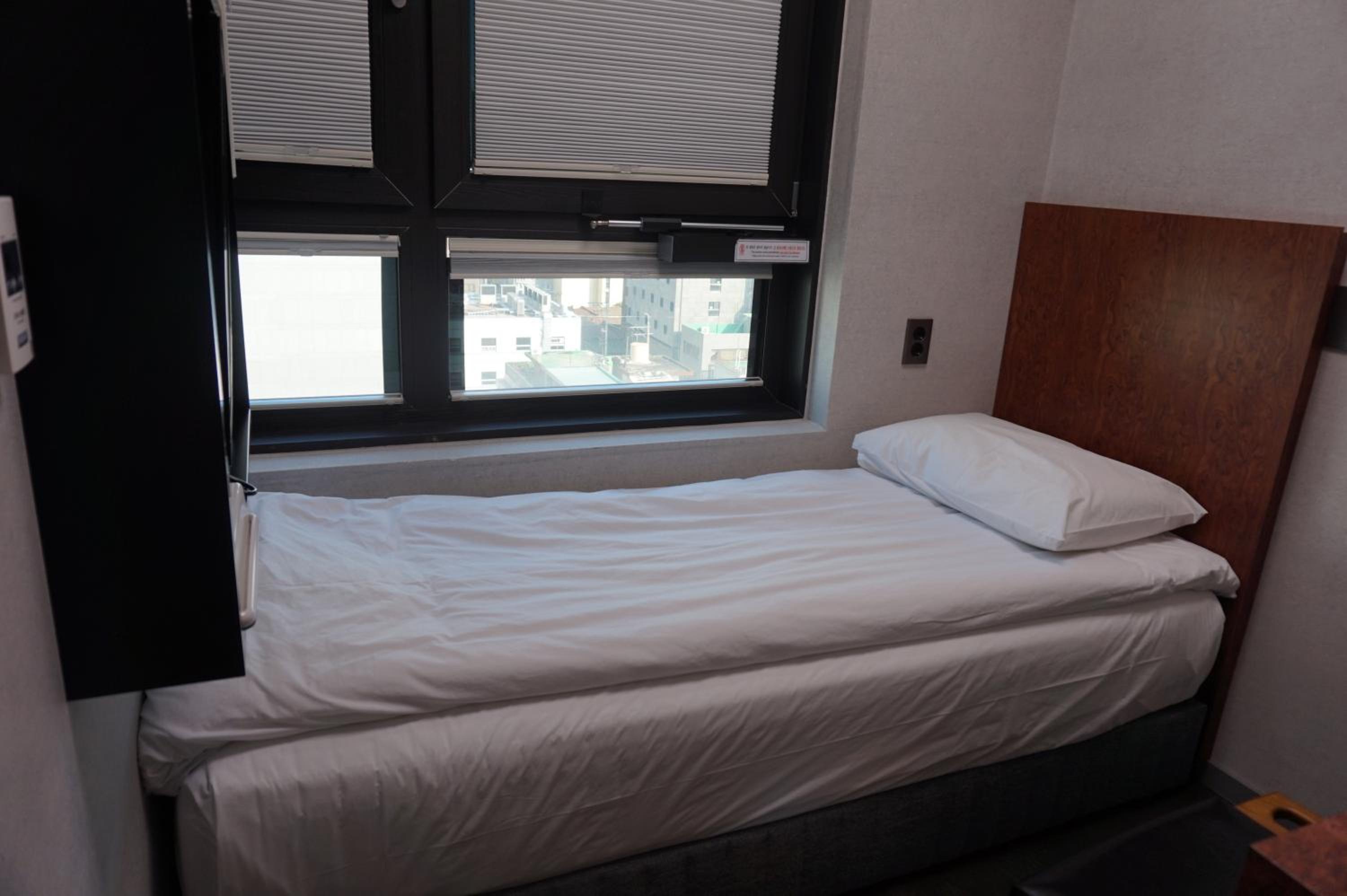 Semi Room, Mini, Single, No Parking