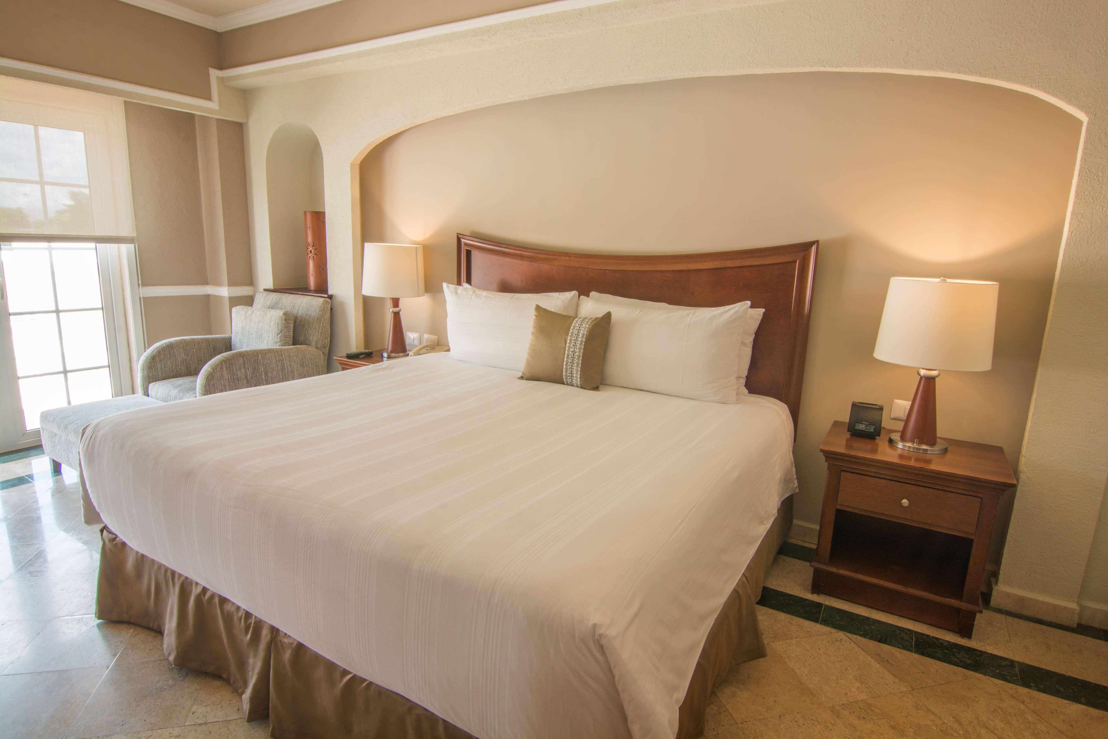 1 BEDROOM, PRESIDENTIAL, SUITE, KING BED