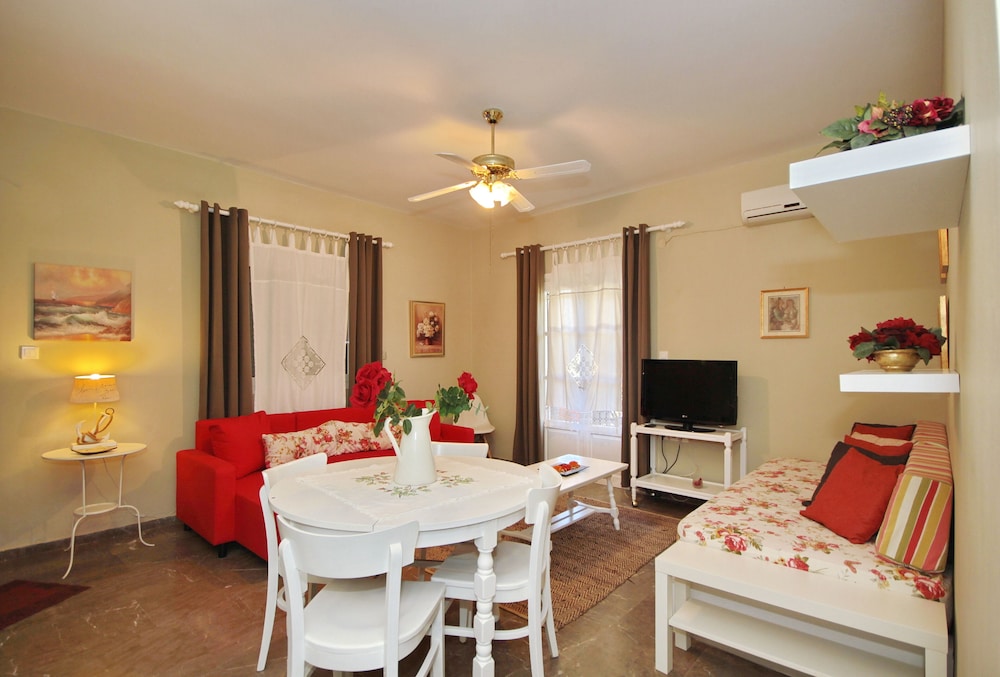 Aloe Luxury Apartments And Suites 32/50