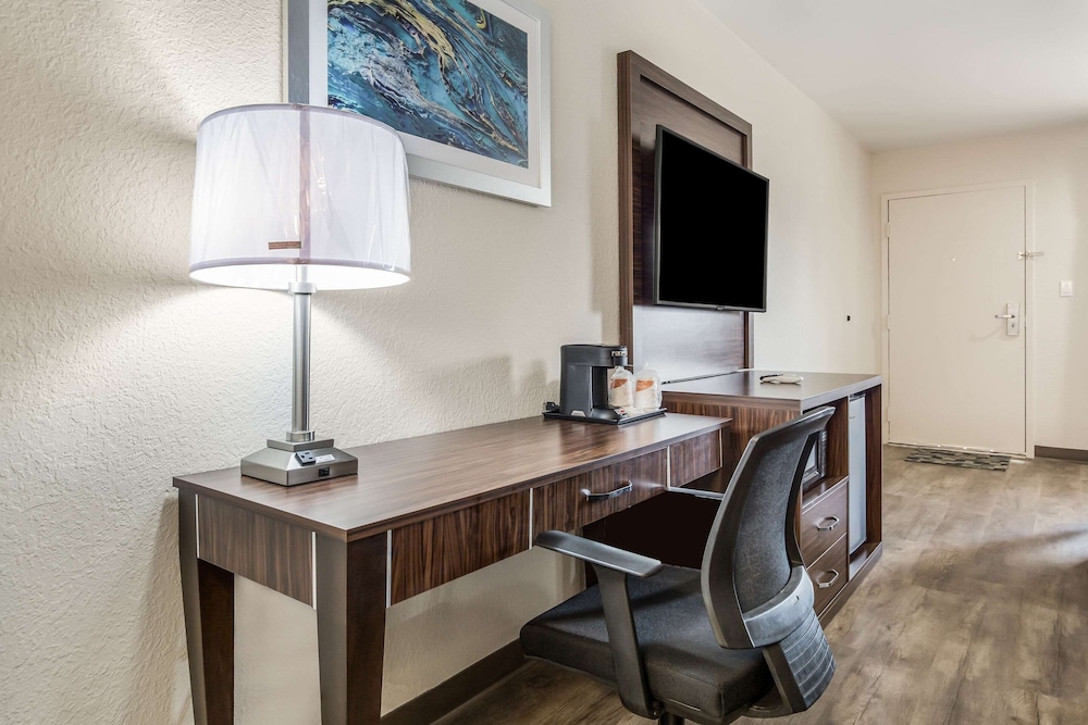 Quality Inn and Suites Suffolk 36/43