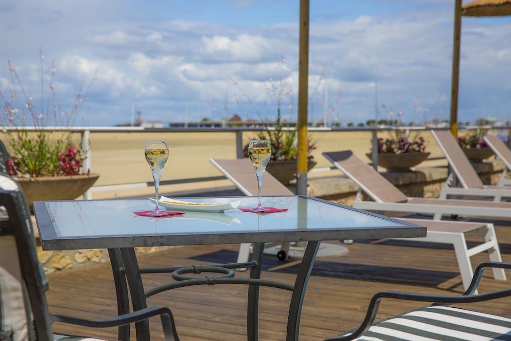 ARC HOTEL SUR MER 47/62