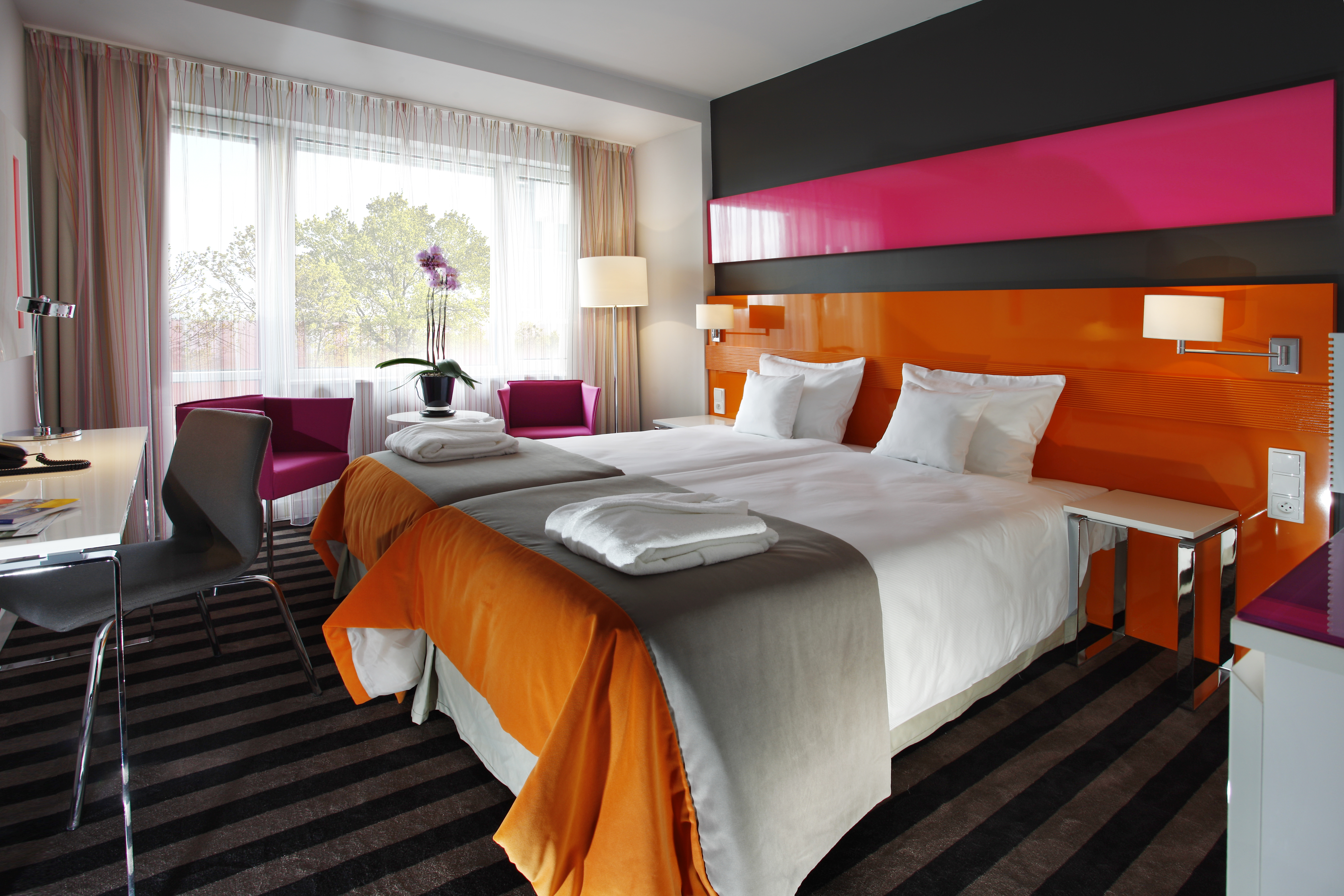 Business, Double Bed