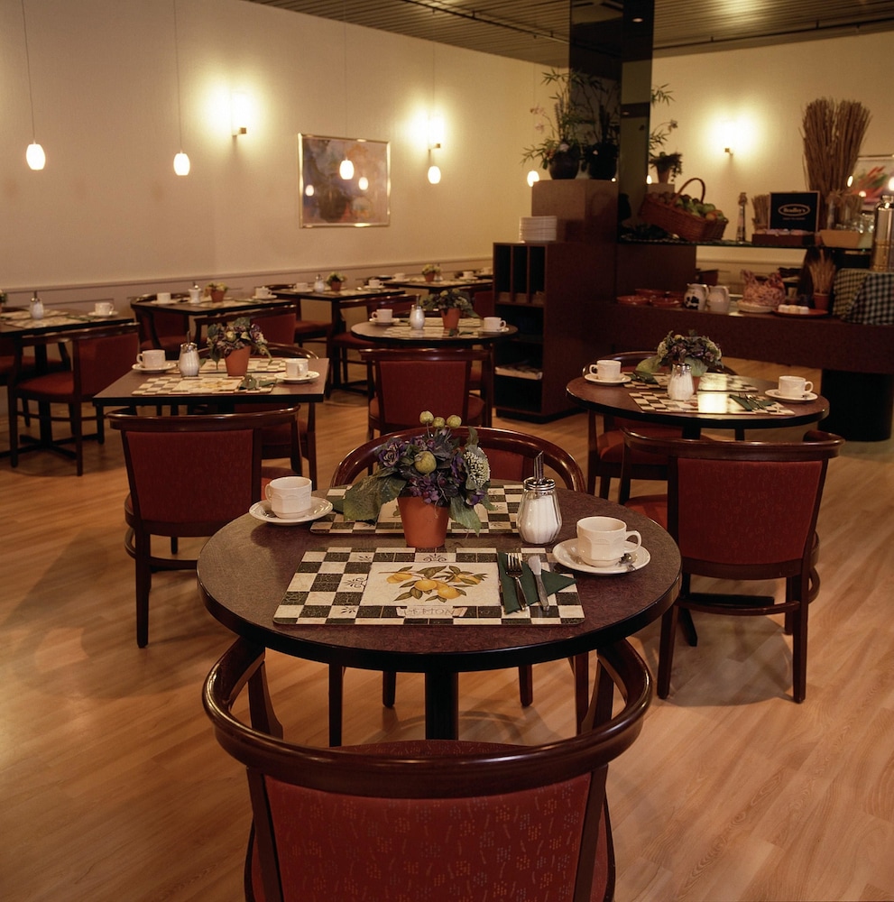 BEST WESTERN DAM SQUARE INN 38/54