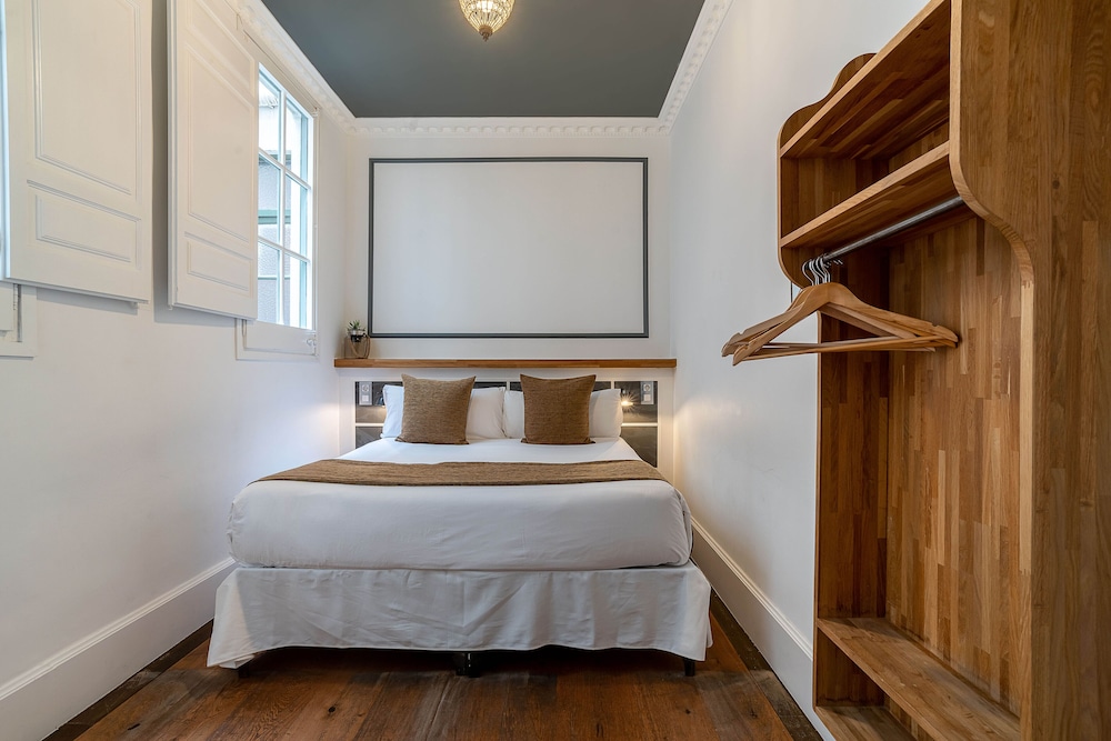 STANDARD, DOUBLE BED
