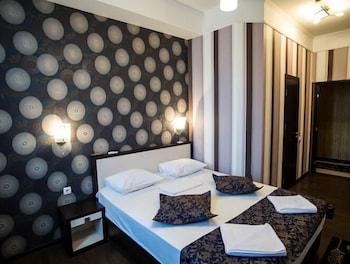 IRIS HOTEL 17/50