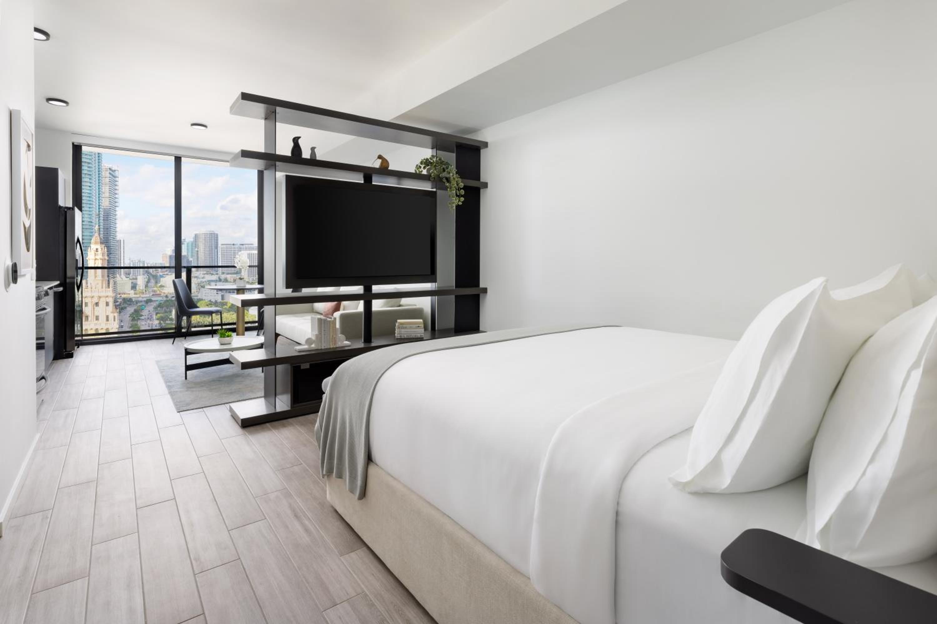 Studio, Suite, King Bed, Bay View, Sofa