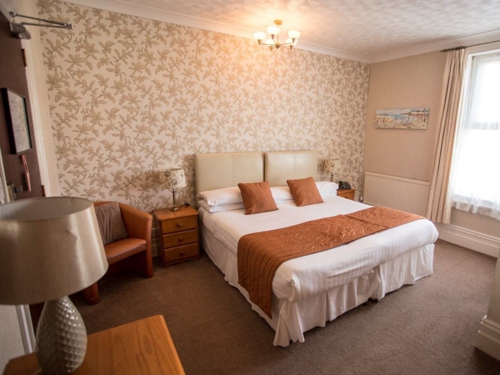 Furzedown Hotel 34/74