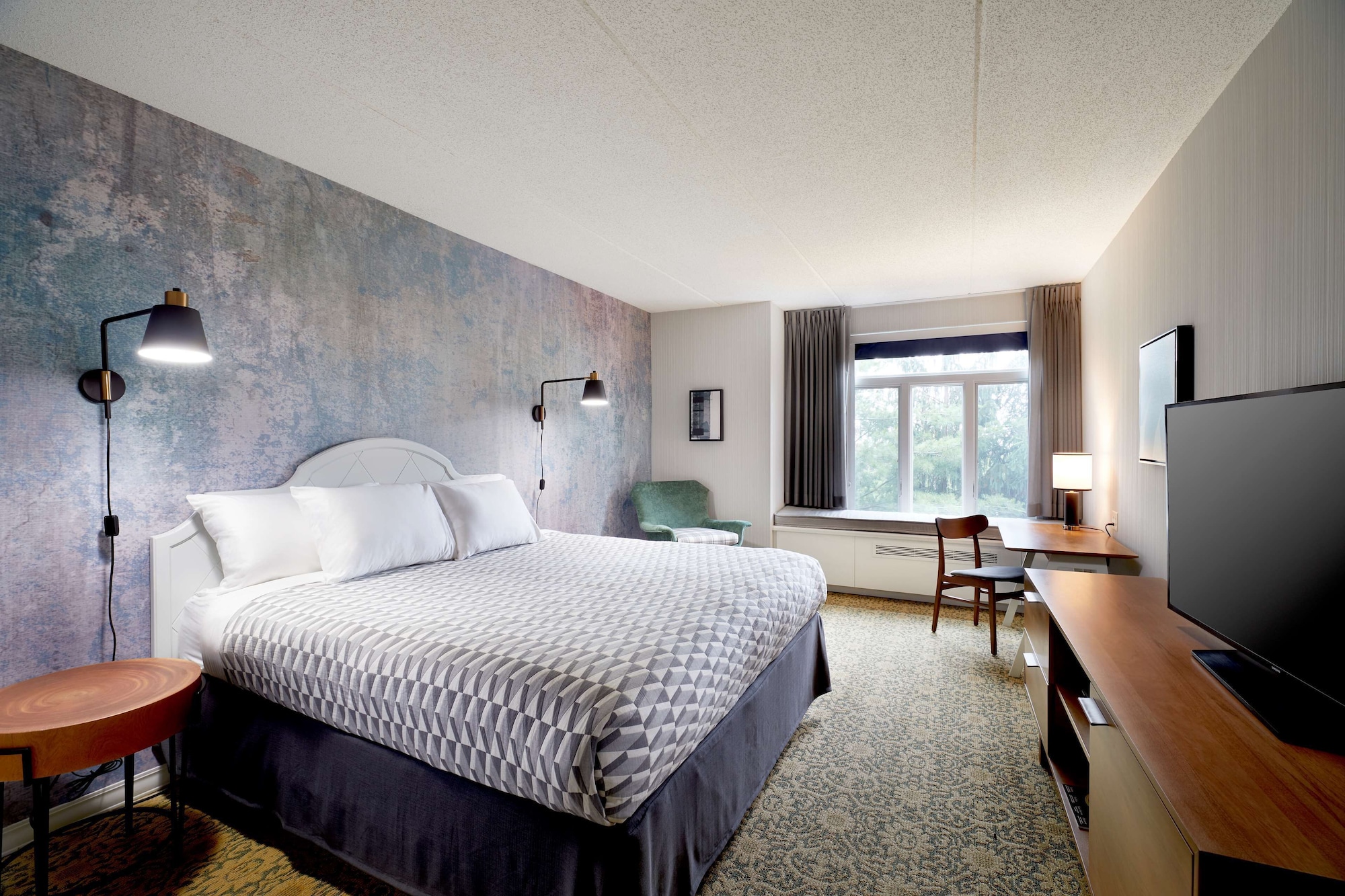 Estate, Guest Room, King Bed