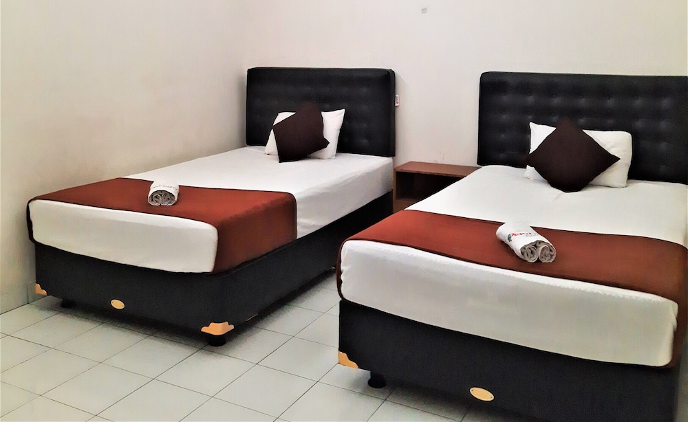 Hotel Perdana by ZUZU 36/65
