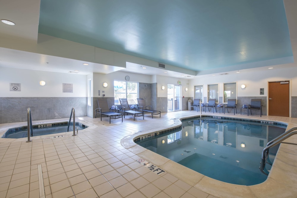 Fairfield Inn And Suites By Marriott Greenwood 6/47