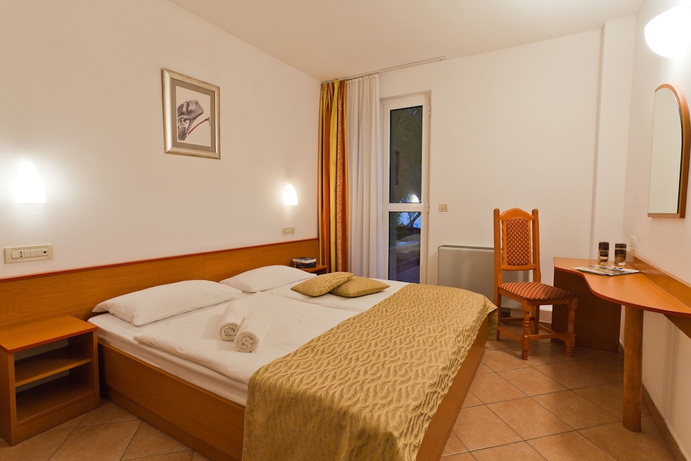 Villa Lovorka 8/33