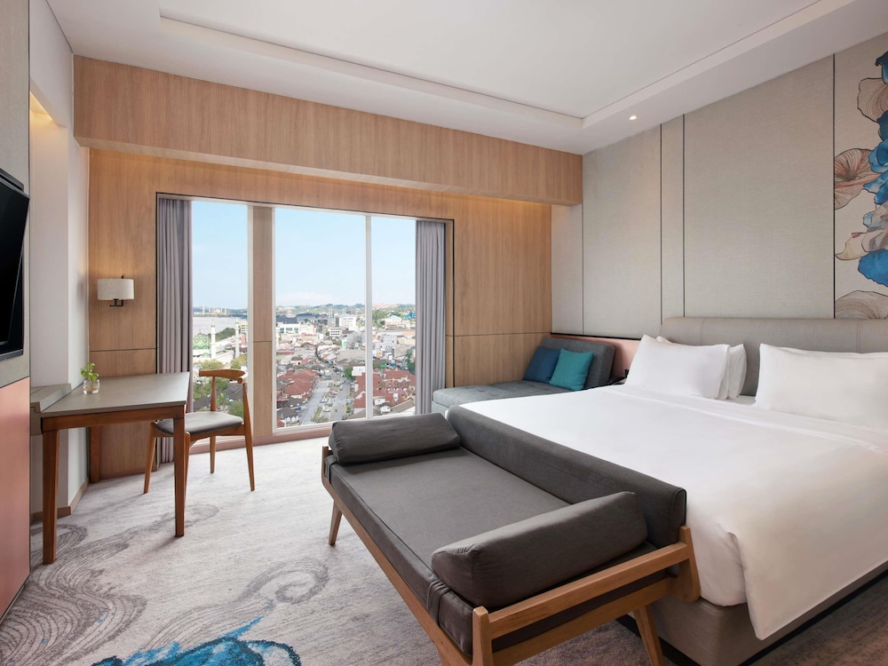Deluxe, King Bed