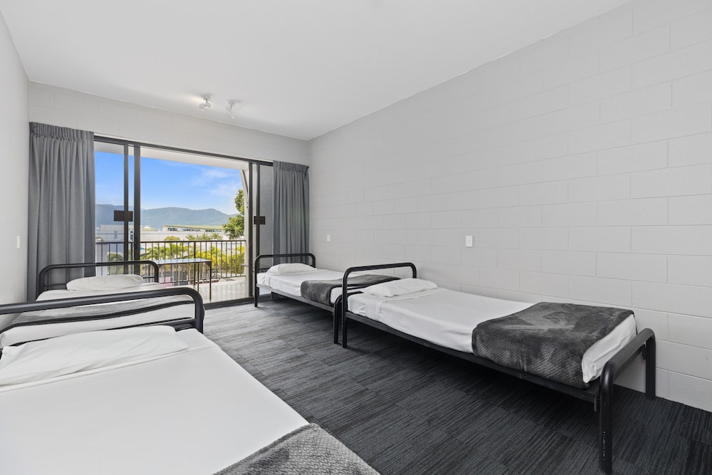 Gilligan S Backpackers Hotel Resort Cairns 22/65