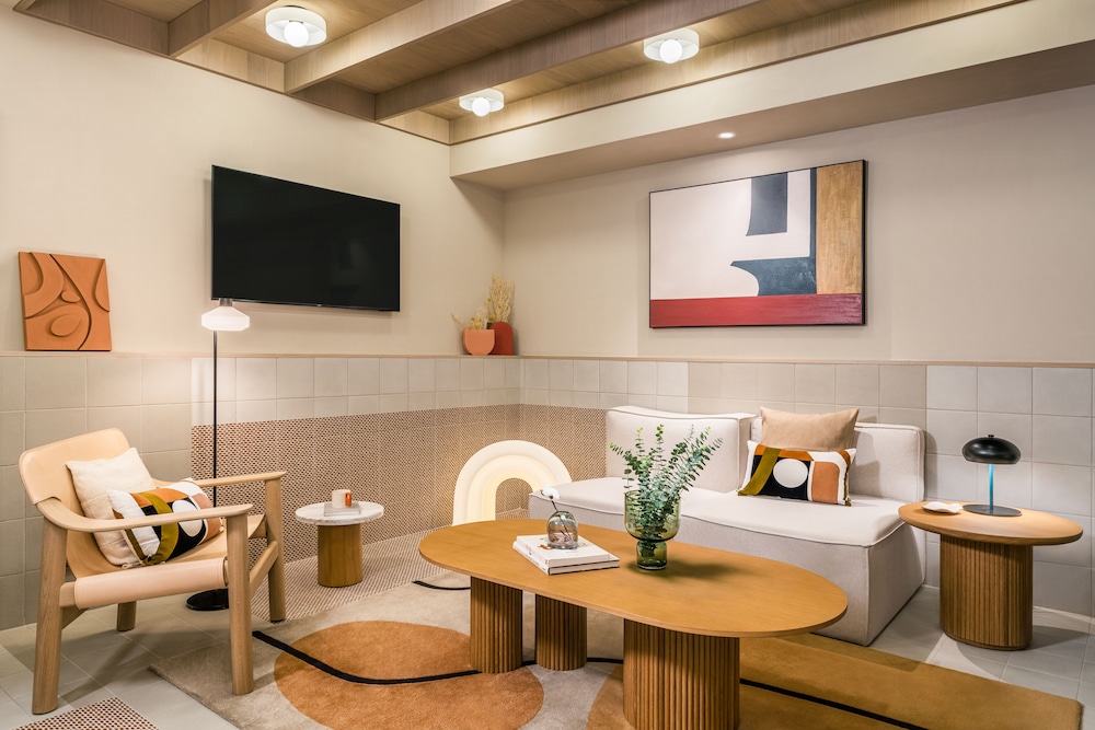 Ying nFlo, Hong Kong, Wan Chai 36/58