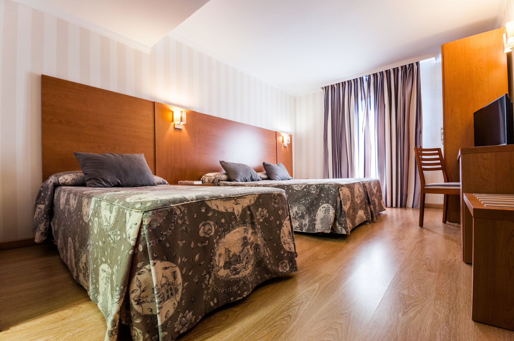 ROOM, DOUBLE BED, WITH EXTRA BED